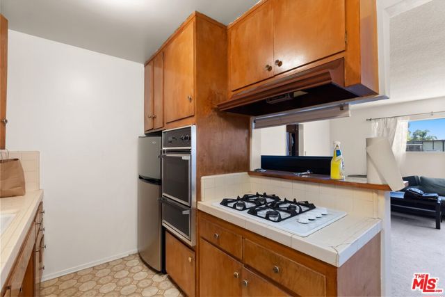 1825 Purdue Avenue, Los Angeles CA: https://media.crmls.org/mediaz/b75ef41d-f8c5-4e56-a06a-9934e5bc74b9.jpg