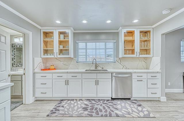 7550 Sandholdt Road, Moss Landing CA: https://media.crmls.org/mediaz/b75f1e6e-0145-4547-9768-2f592f4aaa3b.jpg