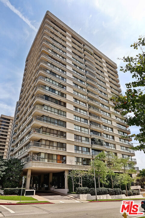 10790 Wilshire Boulevard, Los Angeles CA: https://media.crmls.org/mediaz/b75f2c35-9b98-4c57-a562-8bb68a2ac62f.jpg