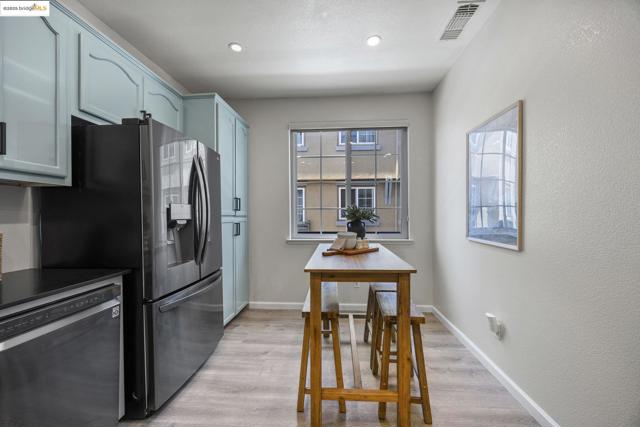 8892 Bellina Commons, Dublin CA: https://media.crmls.org/mediaz/b75f59e4-d433-48f7-b3eb-2c47564c3ba5.jpg