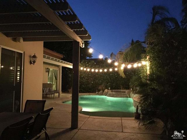 49560 Loren Court, La Quinta CA: https://media.crmls.org/mediaz/b75fd6f9-ae17-47f1-b434-cc48dfd5efcc.jpg