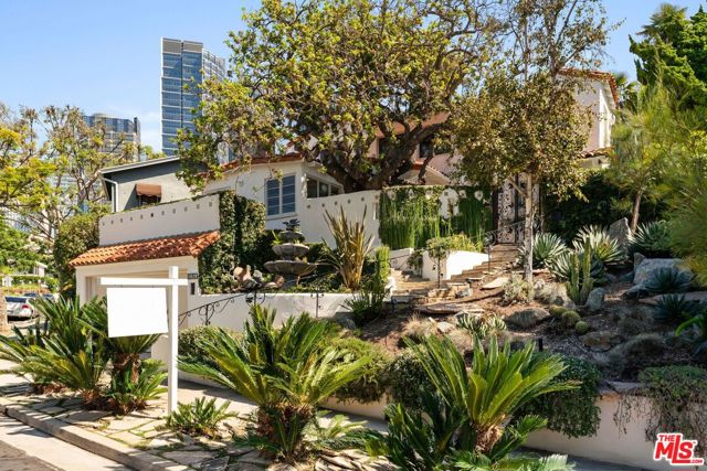 10320 Mississippi Avenue, Los Angeles CA: https://media.crmls.org/mediaz/b7606ac9-3740-4ede-ba48-82f4981214a1.jpg