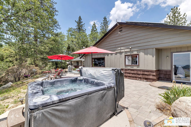 21395 Highway 243, Idyllwild CA: https://media.crmls.org/mediaz/b760874f-73f1-4c97-ad8f-4afcd7941059.jpg