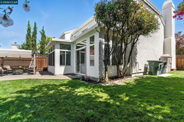 297 Del Valle, Pleasanton CA: https://media.crmls.org/mediaz/b7609519-1a9a-47f4-ac73-2b3e4858a1ec.jpg