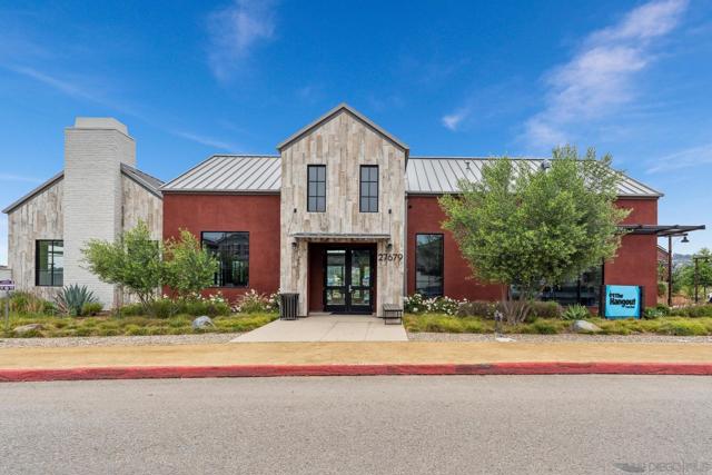 27661 Heritage Ln, Valley Center CA: https://media.crmls.org/mediaz/b761692e-cfd0-4774-9f61-df2e324bddcd.jpg