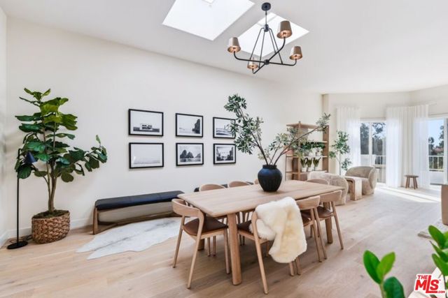 6487 Cavalleri Road, Malibu CA: https://media.crmls.org/mediaz/b7622b80-1631-47d4-9484-85b80a3fe51e.jpg