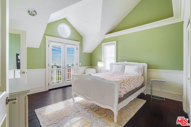 6277 Sea Star Drive, Malibu CA: https://media.crmls.org/mediaz/b7625fa8-0317-4101-ac57-f58b169d8072.jpg