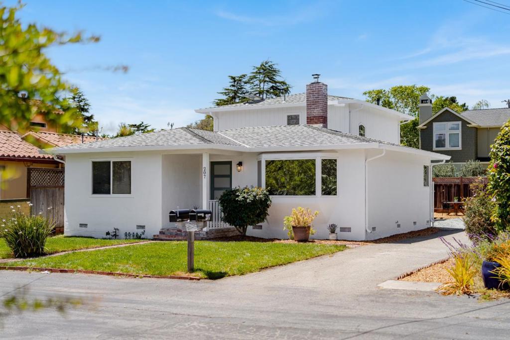 207 Kingsbury Drive