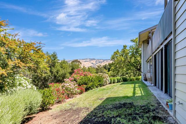 8463 Traminer Court, San Jose CA: https://media.crmls.org/mediaz/b7627d5a-545b-4f44-8525-3dc97adf35ff.jpg