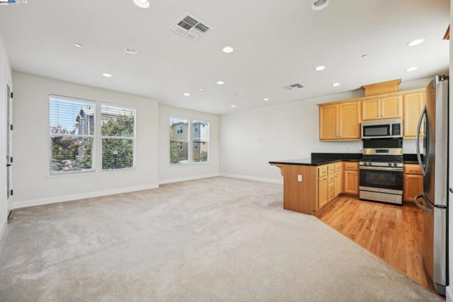 Image 15 of 45 For 23320 Wilmot Cir