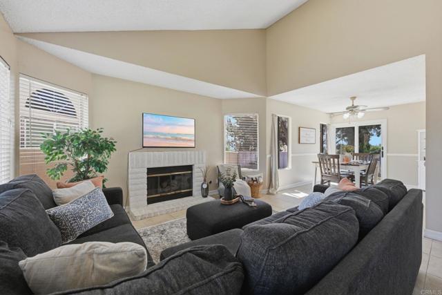 1851 Normandy Gln, Escondido, CA 92027 photo 8