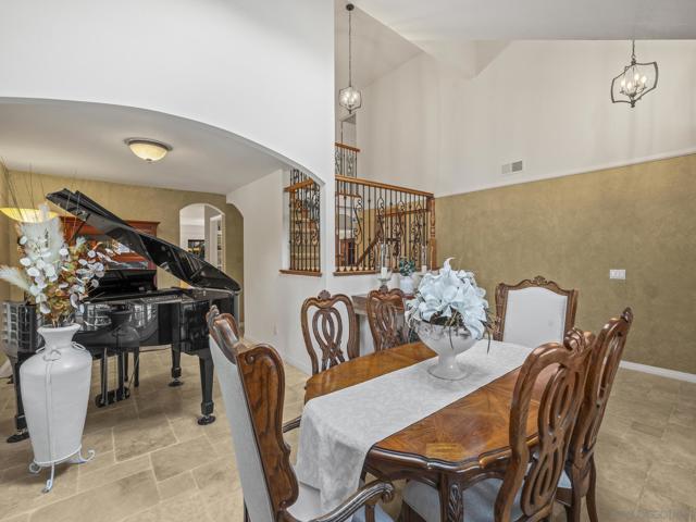 6502 La Paloma St., Carlsbad CA: https://media.crmls.org/mediaz/b7640431-2d7c-4a5f-a4b2-468f1c6f2adf.jpg