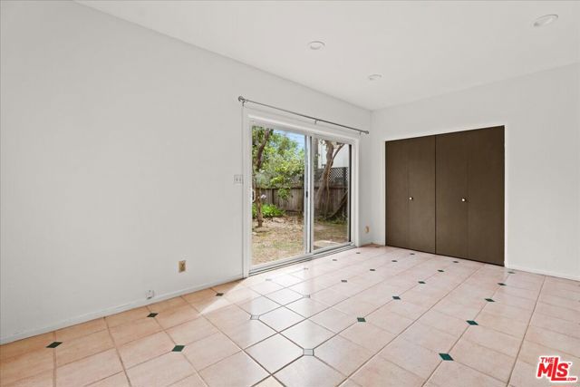 1018 Wellesley Avenue, Los Angeles CA: https://media.crmls.org/mediaz/b7641bba-be15-4407-8750-bc68680ee684.jpg