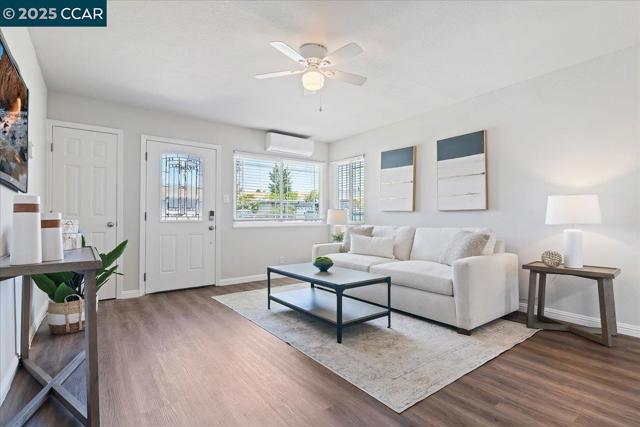 720 Jane Court, Martinez CA: https://media.crmls.org/mediaz/b764274e-5b8c-4e8c-89d1-0867d4524020.jpg
