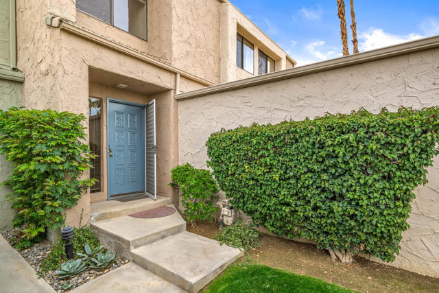 157 Calle Bravo, Palm Springs CA: https://media.crmls.org/mediaz/b76479a7-0440-41ae-9de2-876f65036142.jpg