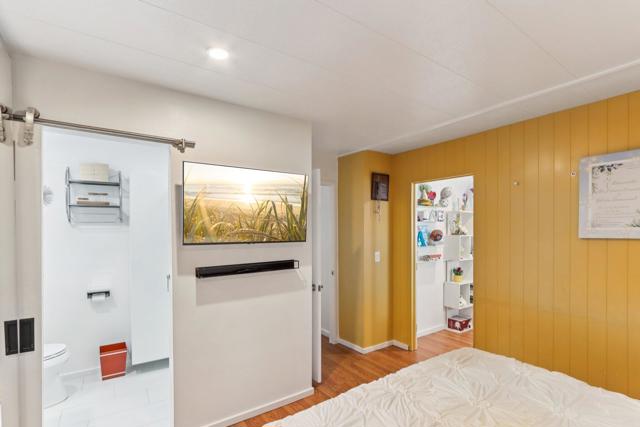 252 Lei Drive, Palm Springs CA: https://media.crmls.org/mediaz/b76498db-cd23-4898-8eed-f3f22e5647a7.jpg