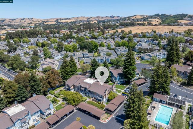 15 Glenwood, Hercules CA: https://media.crmls.org/mediaz/b7651e59-e8da-4dff-ba4c-18e968b0faa3.jpg