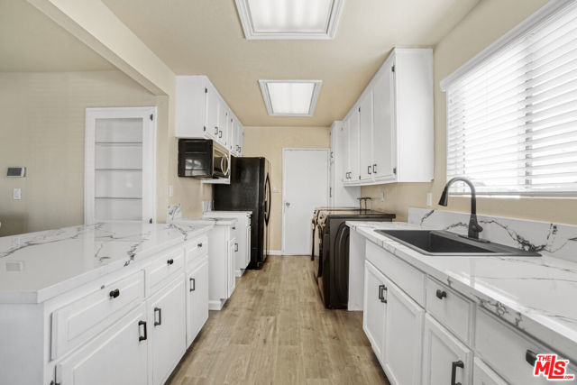 2046 W 112th Street, Los Angeles CA: https://media.crmls.org/mediaz/b765f9b2-8618-45c6-a774-38ef763ec455.jpg