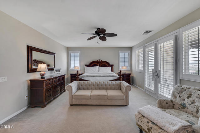 20752 Veneto Way, Porter Ranch CA: https://media.crmls.org/mediaz/b766fbb7-8a92-40c2-a08a-ed3d0fb92dd8.jpg