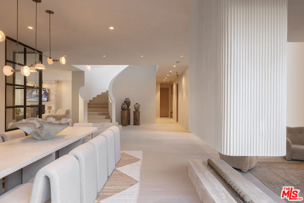 MLS #25572987 img 17