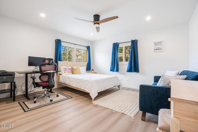 5040 Island View Street, Oxnard CA: https://media.crmls.org/mediaz/b7670f47-1a0c-4110-a94b-6d2cae4874b1.jpg