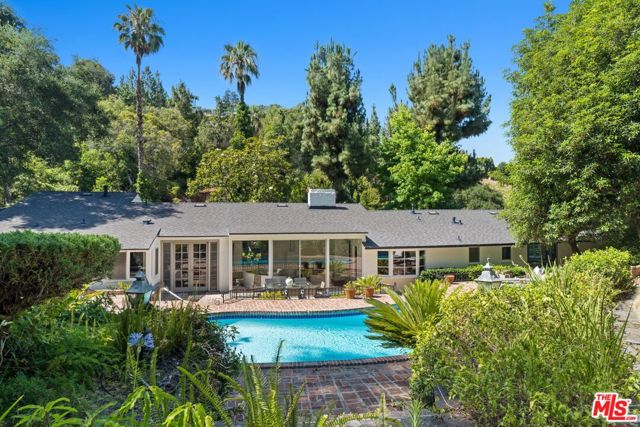 Details for 10686 Somma Way, Los Angeles, CA 90077