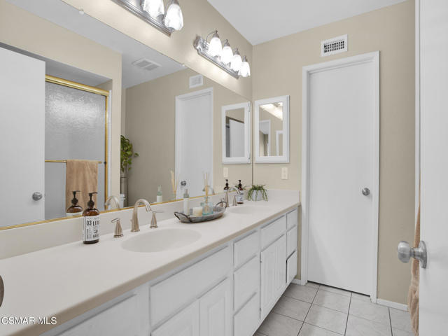 1938 Stow Street, Simi Valley CA: https://media.crmls.org/mediaz/b7673867-9177-457b-b7ec-457d0bf49a8d.jpg