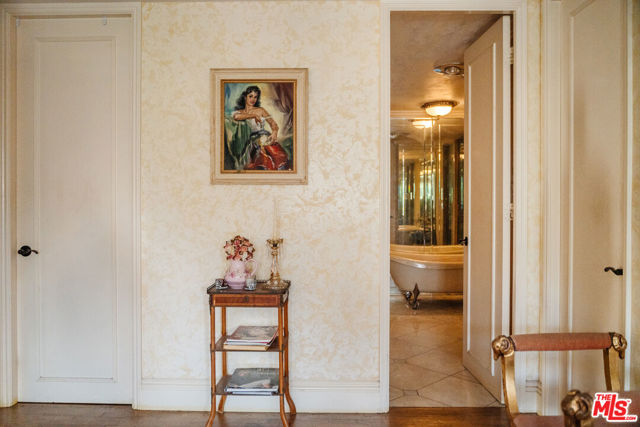 10601 Wilshire Boulevard, Los Angeles CA: https://media.crmls.org/mediaz/b7674bd6-d453-4825-afaf-b7a063578861.jpg