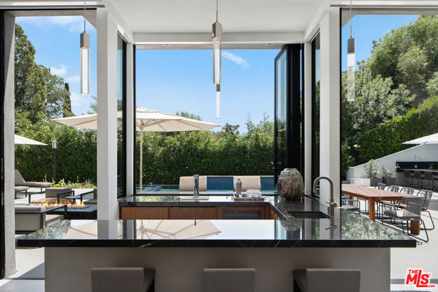 1527 Rising Glen Road, Los Angeles CA: https://media.crmls.org/mediaz/b767b293-3f8a-4739-ac16-7994dedb326d.jpg