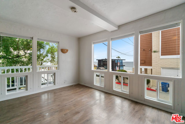 115 44th Street, Manhattan Beach CA: https://media.crmls.org/mediaz/b76823db-619e-4501-81ba-8adc7320452b.jpg