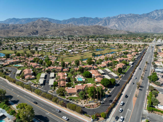 34041 Calle Mora, Cathedral City CA: https://media.crmls.org/mediaz/b7688098-ad15-4c2a-8848-7c7b3a2f01a9.jpg