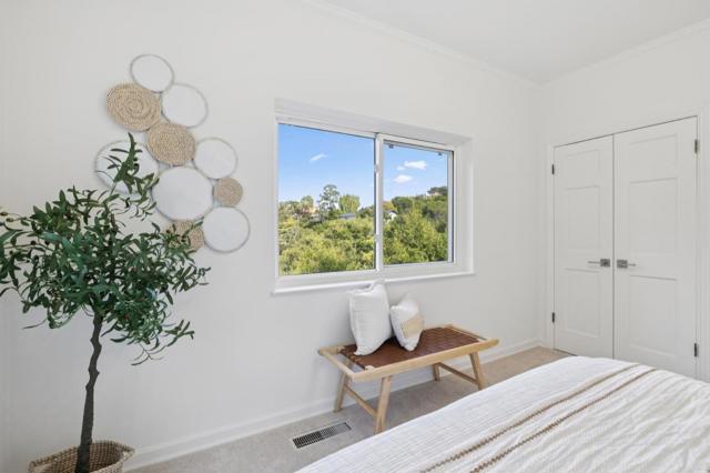 2684 Summit Drive, Burlingame CA: https://media.crmls.org/mediaz/b7689512-1fbc-4d30-ba54-64b25a93820a.jpg