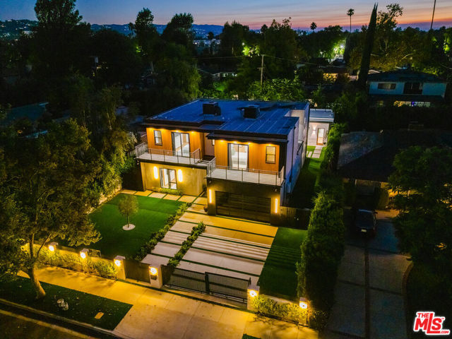 5141 Varna Avenue, Sherman Oaks CA: https://media.crmls.org/mediaz/b768af40-61ba-4638-9c27-861947197e53.jpg