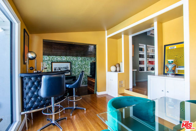 148 W Camino Descanso, Palm Springs, CA 92264