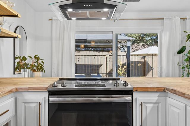 1295 Jasmine Way, Morgan Hill CA: https://media.crmls.org/mediaz/b76a3ea3-06bd-42fd-bb8f-01f0a74141e3.jpg