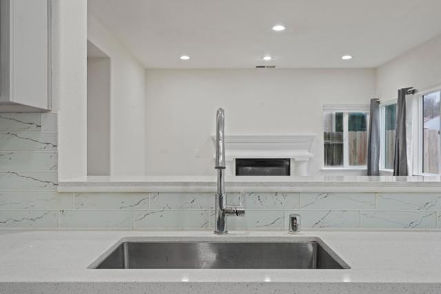 1697 Via Milano Drive, Gustine CA: https://media.crmls.org/mediaz/b76a5504-c4b9-425c-991c-8a156bae8c22.jpg