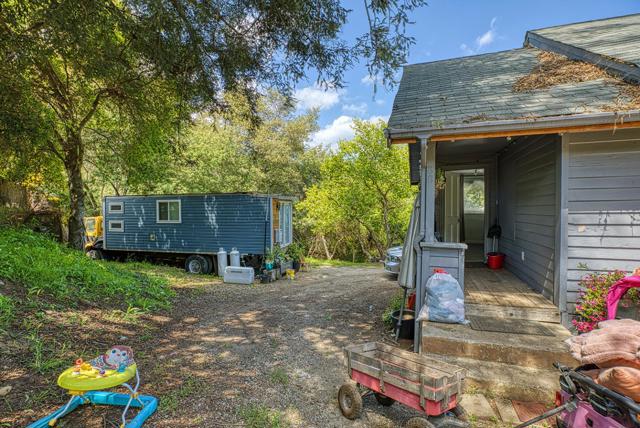 3535 Glen Canyon Road, Scotts Valley CA: https://media.crmls.org/mediaz/b76a5e27-b89e-4d6a-bb94-0c7186ee3481.jpg