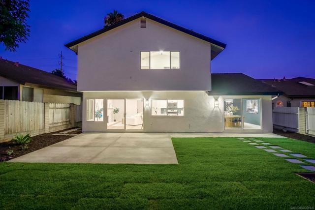 13856 Paseo Cardiel, San Diego CA: https://media.crmls.org/mediaz/b76a9094-f28e-4b70-8bd8-5bb75611403c.jpg