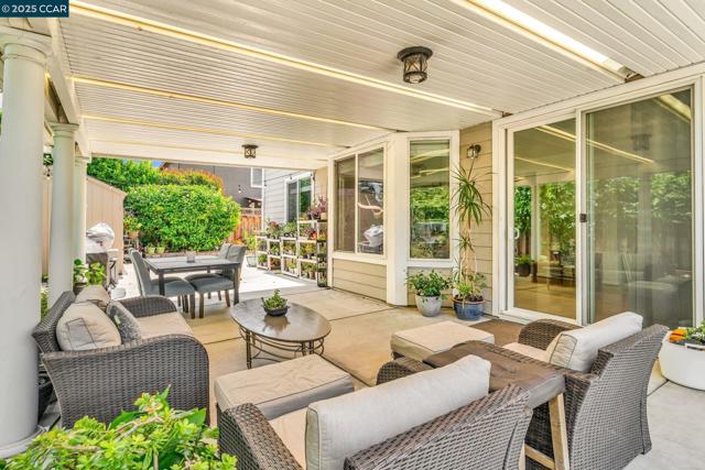 1731 Palmer Dr, Concord CA: https://media.crmls.org/mediaz/b76aa899-7e2d-43b9-9927-103a0bbc8519.jpg