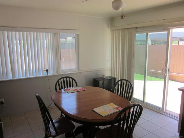 10706 Esmeraldas Dr, San Diego CA: https://media.crmls.org/mediaz/b76b459e-953e-4a96-8bcb-e7a0cb7a7f5a.jpg