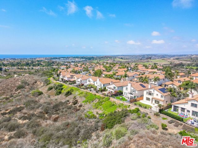 1537 Turquoise Drive, Carlsbad CA: https://media.crmls.org/mediaz/b76b756d-4f81-4e77-b0bf-f48e7b856d4a.jpg