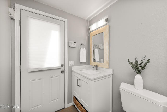 1253 Willsbrook Court, Westlake Village CA: https://media.crmls.org/mediaz/b76bb4f5-afcb-4211-9a35-8a4c3cd45df9.jpg