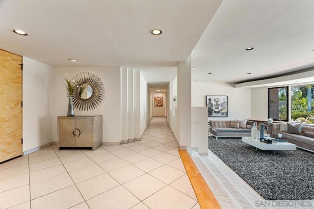 11020 Horizon Hills Dr, El Cajon CA: https://media.crmls.org/mediaz/b76bc3e9-4adb-470d-bd59-5b6822693fd3.jpg