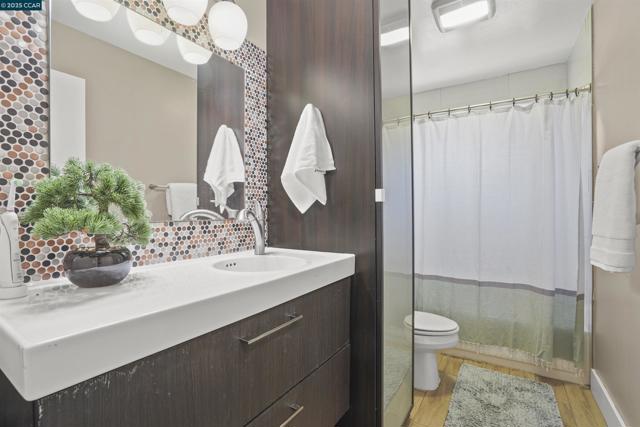 5665 Lewis Way, Concord CA: https://media.crmls.org/mediaz/b76c4901-afa3-47a3-bdd0-05ebc2ab1b2f.jpg