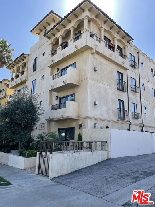 1215 Armacost Avenue #401