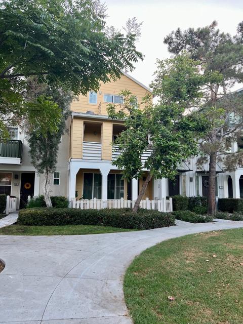 51 PALLADIUM Lane, Ladera Ranch CA: https://media.crmls.org/mediaz/b76d30fc-801c-4e87-8837-918a8fba3d22.jpg