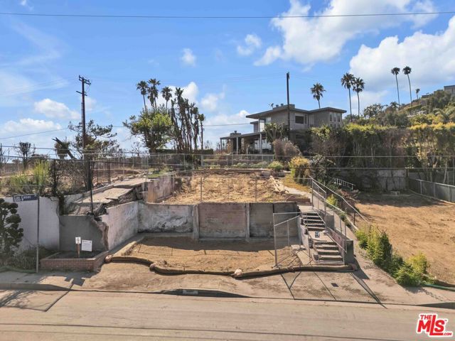 Drew Fenton | 887 Chattanooga Avenue Pacific Palisades CA | MLS: 7346712
