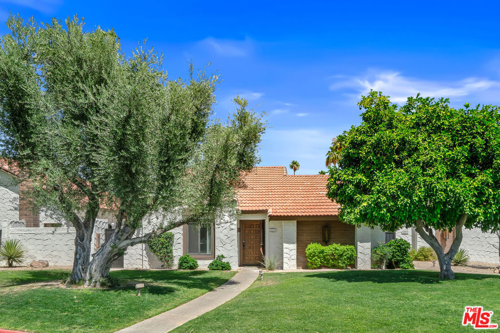 2252 Miramonte Circle #B