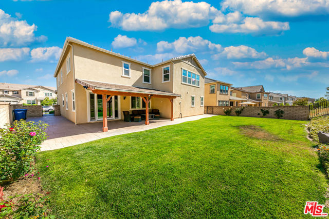 22379 Driftwood Court, Santa Clarita CA: https://media.crmls.org/mediaz/b76ec49d-feee-4686-9c59-8e132af20ceb.jpg