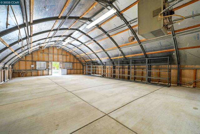 1950 Tule Ln, Knightsen CA: https://media.crmls.org/mediaz/b76fc25a-fadf-4705-b829-551a0d50989a.jpg